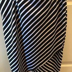 🐞🐞Cute Asymmetrical Striped Skirt in EUC!🐞🐞